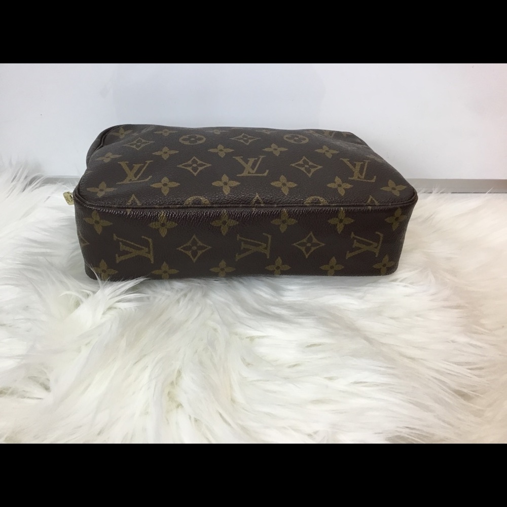 SOLD—100% Louis Vuitton 1989 Trousse Toilette 23 - Picture 3 of 8
